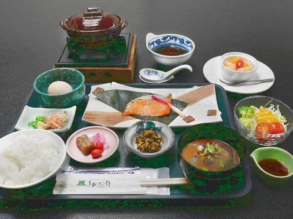 【朝食/例】地元食材を使った和定食