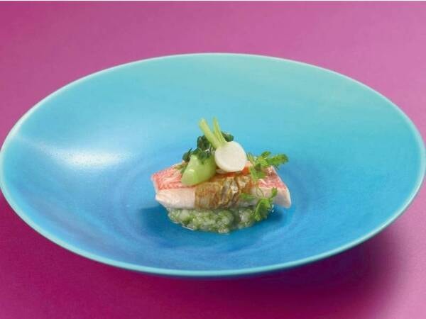 【夕食/魚料理】白身魚の昆布蒸し 春菊香るリゾット添え/例