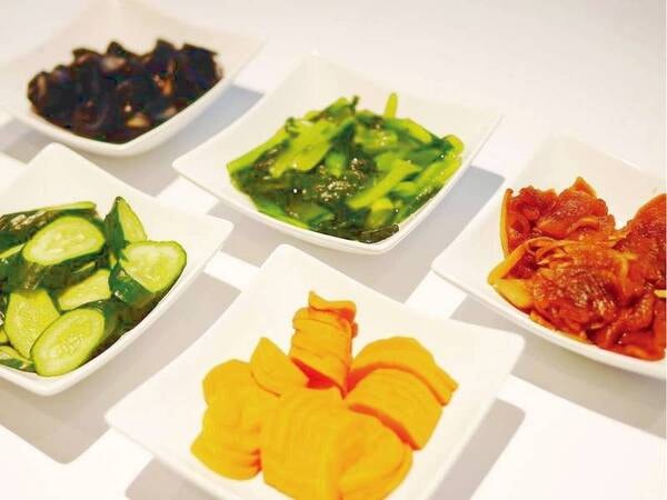 【朝食】手作り漬物5種/例