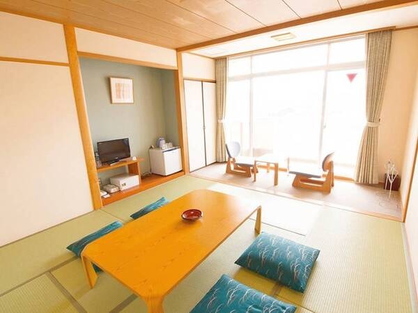 客室は宿お任せでご案内（写真は山側和室8畳/例）