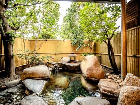 民芸調の特別室【岩露天風呂】/例