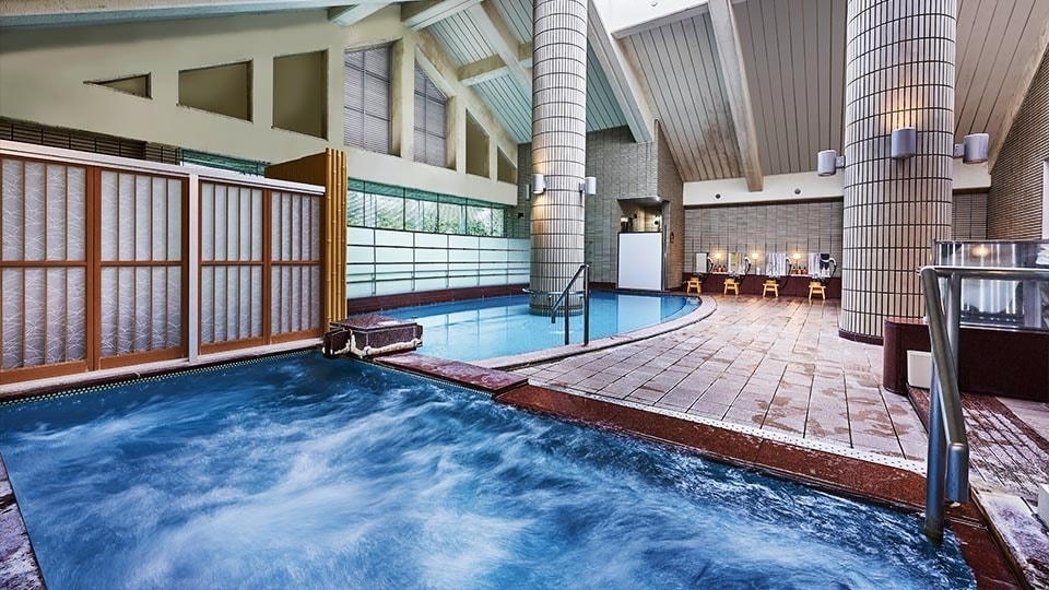 【大浴場】開放感のある大浴場で旅の疲れを癒してください