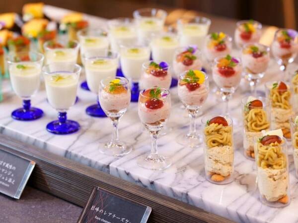 ＜夕食＞ビュッフェ形式のデザートコーナー（例）

