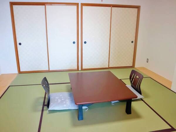 客室一例/ファミリールーム(和室8畳、寝室6畳×2室、リビング6畳)