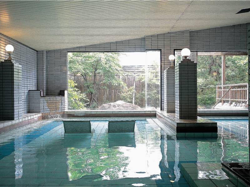 【二の湯「朝景」】岡山県内最大級の広さ