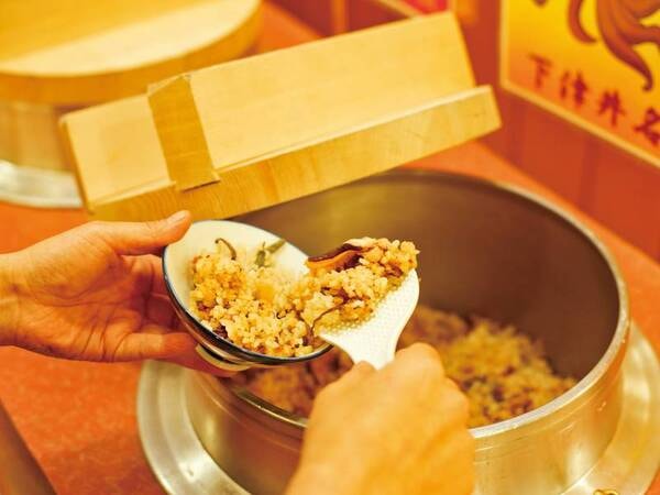 【夕食/例】蛸・鯛の釜飯は2種類とも食べ放題！