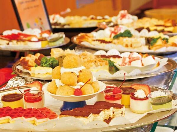 【夕食/例】デザートは別腹♪食後の甘いものも食べ放題