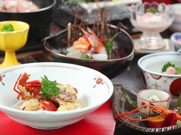 おふたりそれぞれ、違う会席をお出しします（お料理分け愛･武蔵会席の例）