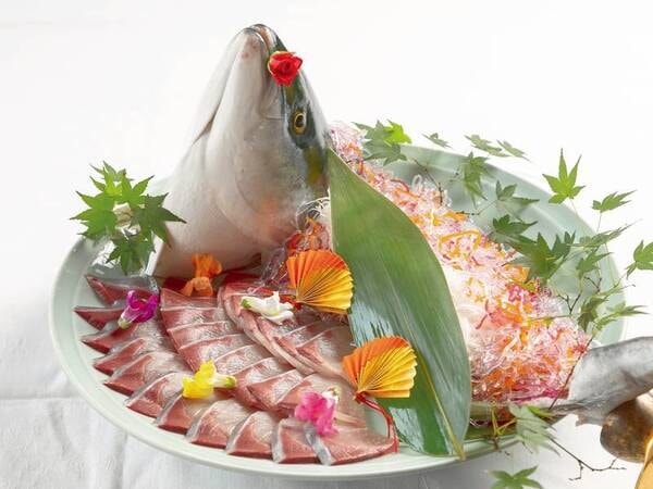 【夕食バイキング】鰤の姿造り/例