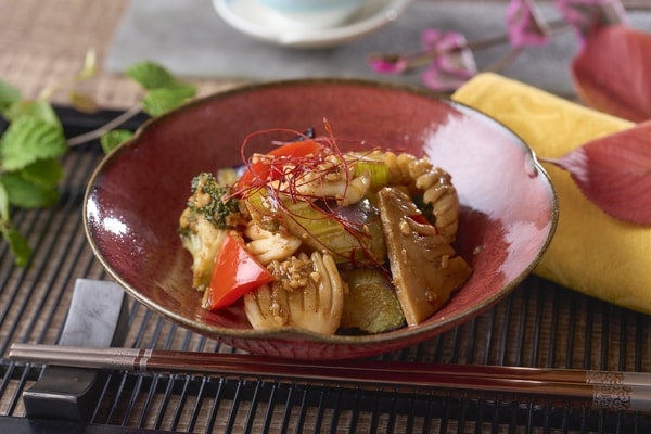 【9月1日～2月28日まで】いかとカラフル野菜の豆鼓炒め