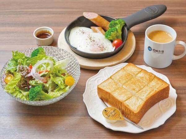 【カフェ朝食/例】ホテル隣接のカフェでモーニングをご用意