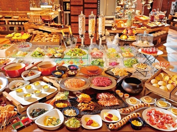 【朝食ビュッフェ/例】迷ってしまうほどの料理の品々