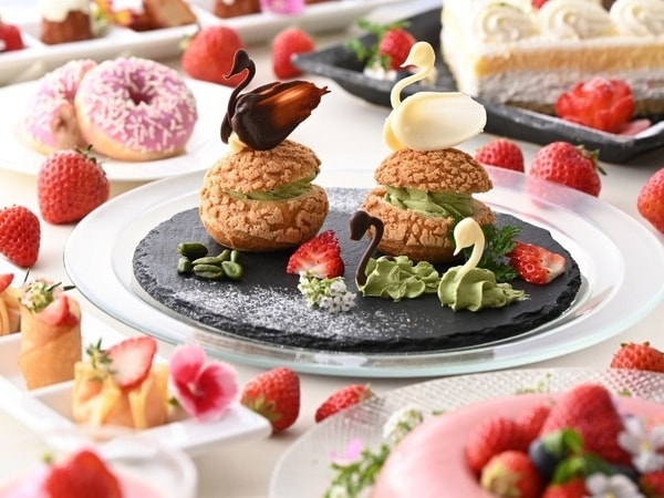 【ディナービュッフェ（5月7日～7月20日）/例】いちごのスイーツビュッフェ