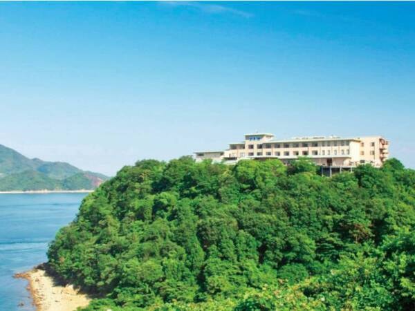 各港から車で約20分。大崎上島の小高い丘の上にあるホテル清風館