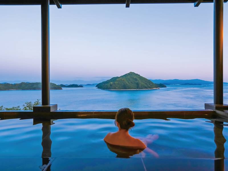 瀬戸内の島々を見渡せる絶景露天風呂