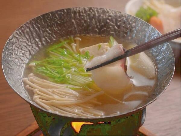 【夕食】鯛のスープしゃぶしゃぶ/例