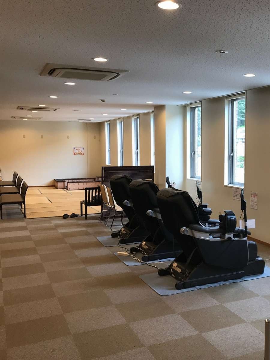 湯上り処にはマッサージ機も
