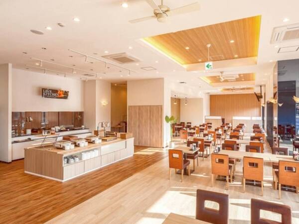 【レストラン】夕食は隣接のリブマックスリゾート宮浜温泉oceanでのバイキング