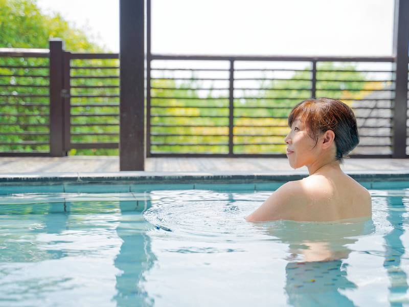 【スパ獅温　The spa SHION】開放感が抜群で、朝と夜で違う情緒が楽しめる