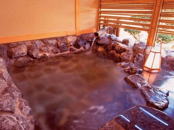 プライベート空間でくつろげる客室露天風呂/例