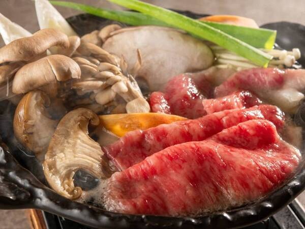 【土地の恵み会席(25年9～11月の一例)】鍋（とちぎ和牛ときのこの鍋）