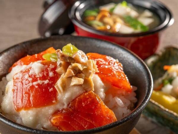 【土地の恵み会席(25年9～11月の一例)】食事（とろろご飯 ヤシオマス漬け 信州仕立て 香の物）