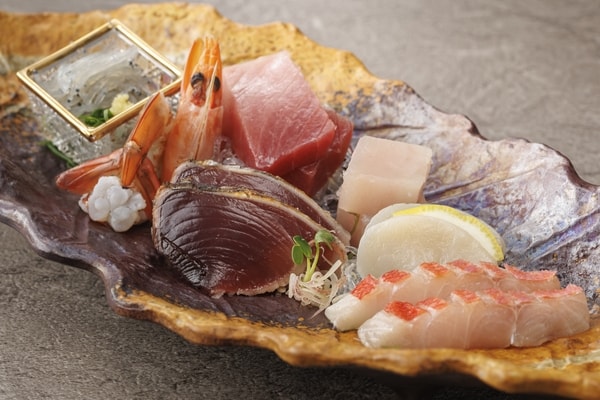 特別会席（９月～）焼津ミナミマグロ等豪華七種盛り/例