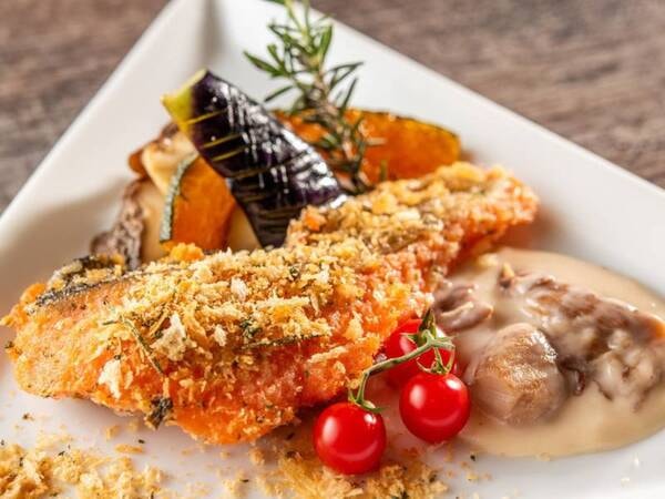 【9-11月】頂鱒の香草パン粉焼き きのこクリームソース トリュフ風味/例