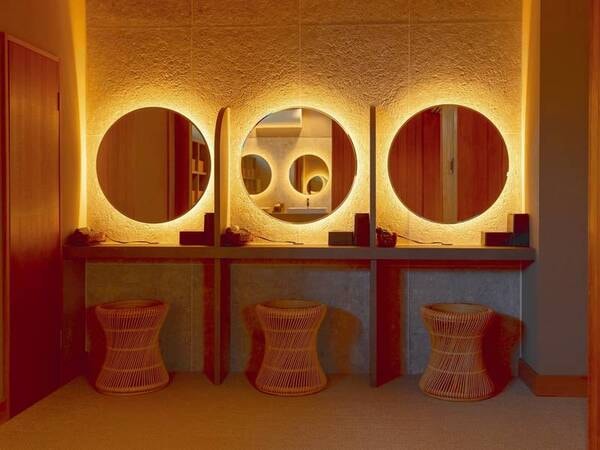 【脱衣所 パウダースペース(女性側)】