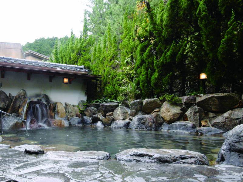 【ゆうなぎ/露天風呂】約600年の歴史を誇る山口県最古と言われる温泉が楽しめる
