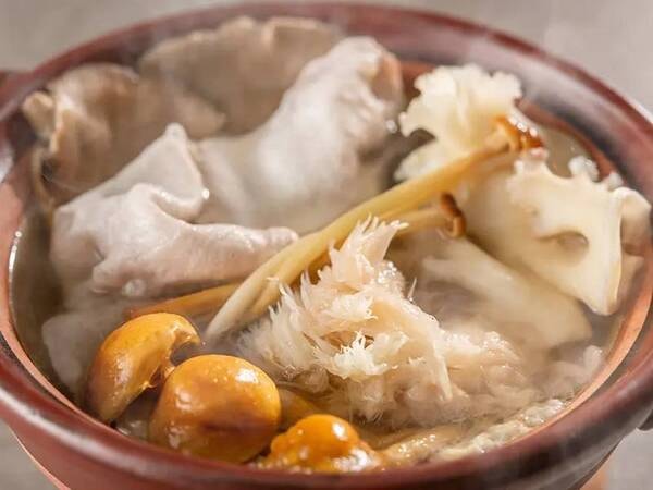 【季節の会席(25年9~11月の一例)】台の物(そばつゆで食す武州さし豚のしゃぶしゃぶ)