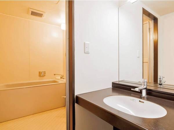【和洋室 バス付】浴室とトイレは別になっております。
