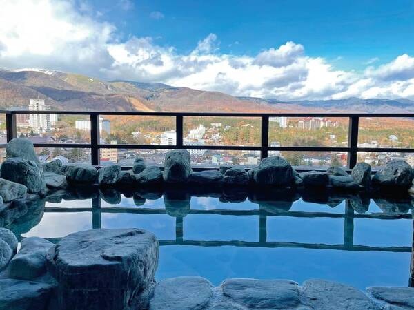 【眺望浴場】草津温泉初となる最上階の眺望露天風呂