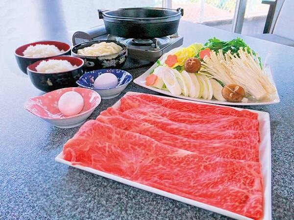【国産牛すき焼き会席/例】ご飯・うどん・卵は食べ放題!季節の3種盛付で充実した内容