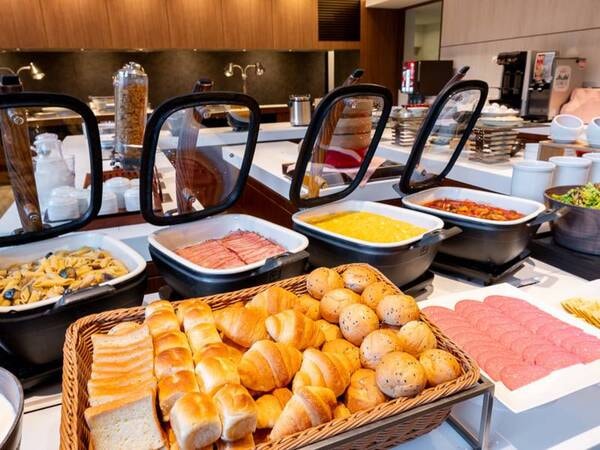 【朝食ビュッフェ】パンコーナー ※イメージ