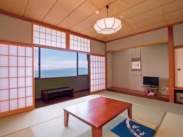 【客室/例】大きな窓から富山湾を望む、広々としたお部屋