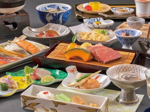 【夕食】目と舌で愉しむ旬の食材を丁寧に仕立てた逸品の数々を心ゆくまで