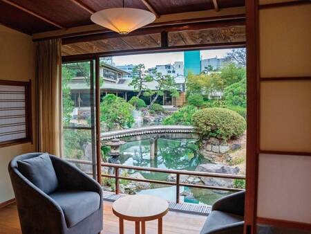 【「翠水」の離れ客室『企救』(きく)】美しい庭園を望む景観に寛ぐ12畳+7.5畳(79.5㎡)の離れ客室