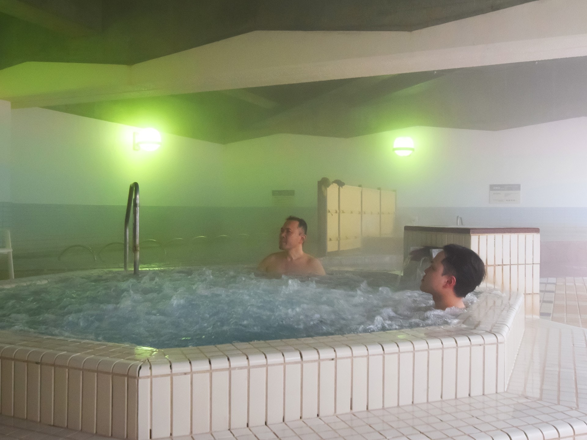 【男性大浴場/ジャグジー】体への刺激が楽しい浴槽