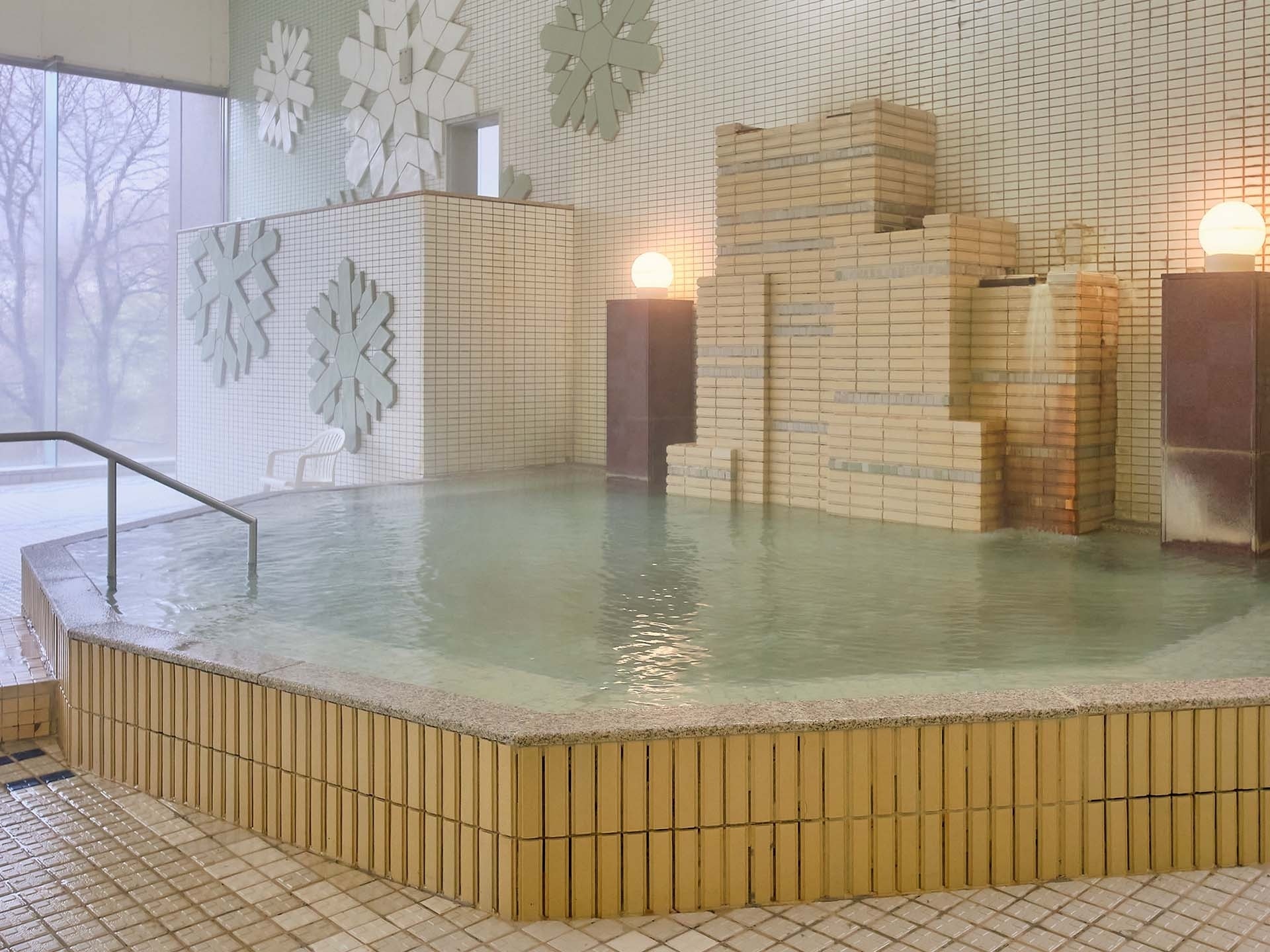 【男性大浴場/酸性緑ばん泉】つるつるのお肌になると言われている泉質