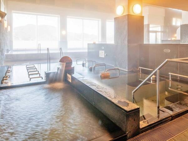 【寝湯】多彩な湯船で湯巡りを