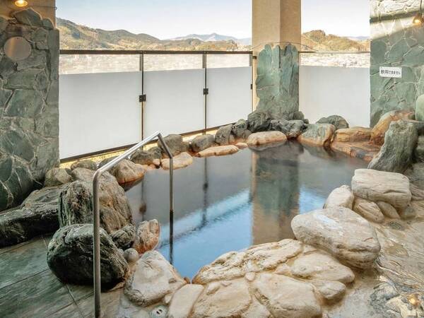 【露天風呂】澄んだ空気が心地よい
