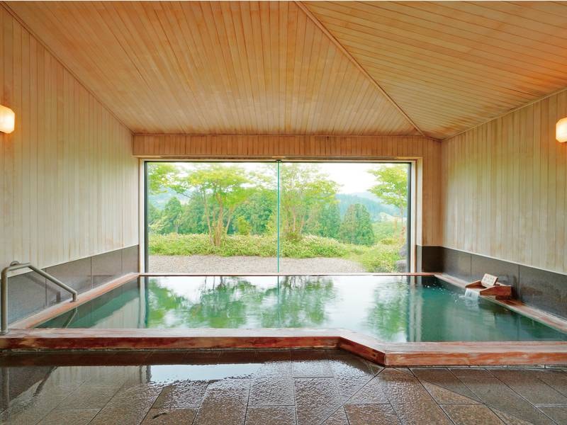 【雅の湯】お肌がつるつるすべすべになる良質なお湯とお風呂から眺める眺望が自慢