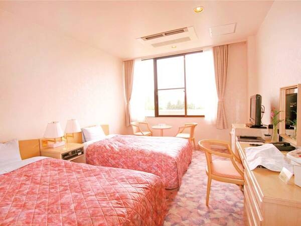 【青山ホテル・洋室/例】全室禁煙※館内にはエレベーター・エスカレーターの設備がございません。レストラン、エステティック、一部の客室、温泉ご利用の際は階段でご移動いただく形となります。
