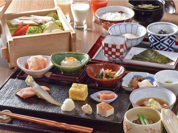 【朝食/例】地元北海道の名物や、季節に合わせた旬の味覚を頂ける