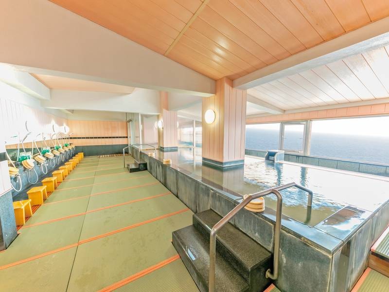 【大浴場】畳敷きの風呂