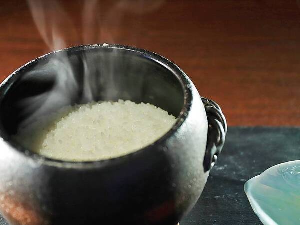 【朝食/例】土鍋で炊き上げる粒立ちご飯