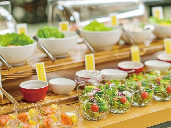 【ビュッフェ／写真例】サラダビュッフェ（※仕入れ状況や提供時間・料理内容は変更の場合あり）


