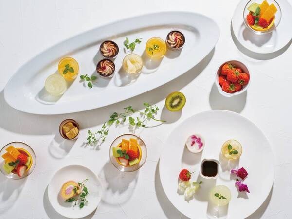 【ビュッフェ／写真例】デザートビュッフェ（※仕入れ状況や提供時間・料理内容は変更の場合あり）


