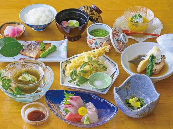 量控えめのお任せ会席<つつじ>例